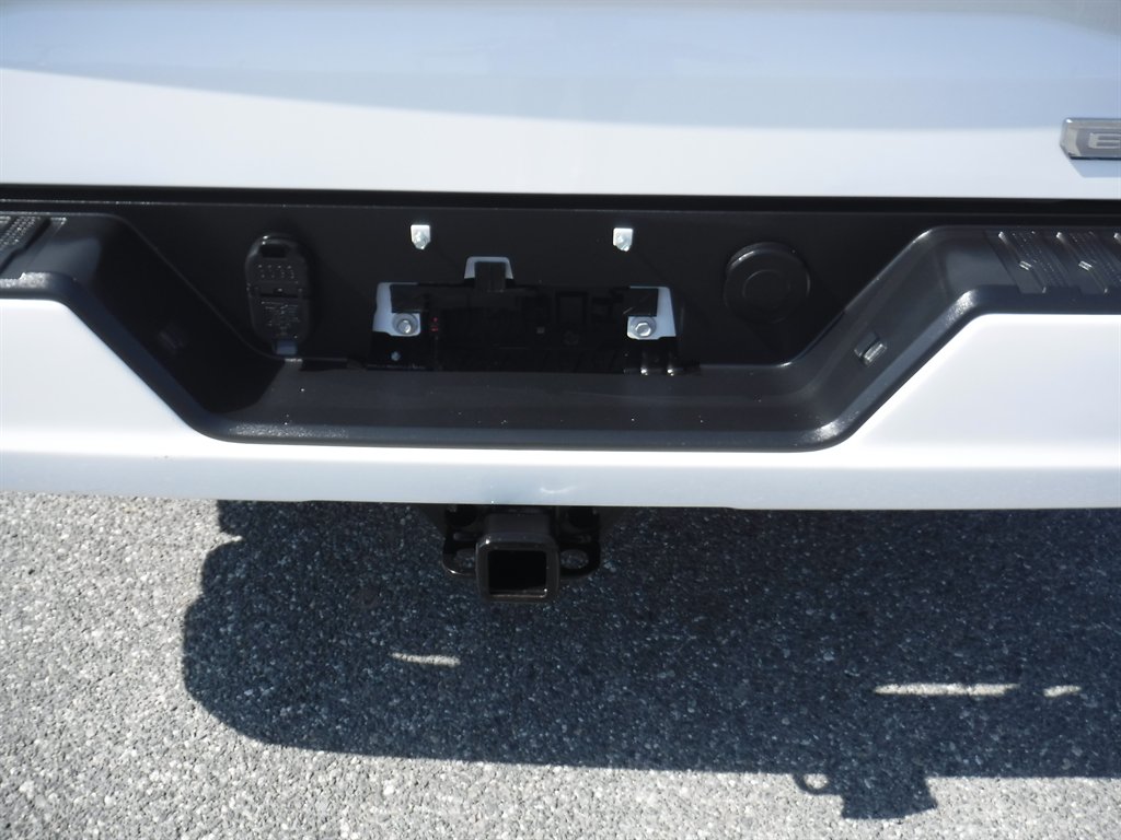 2023 GMC Sierra - $41,995