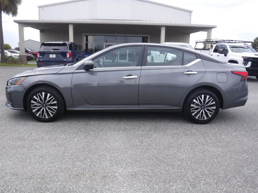 Gray 2025 Nissan Altima Sedan All-Wheel Drive Automatic