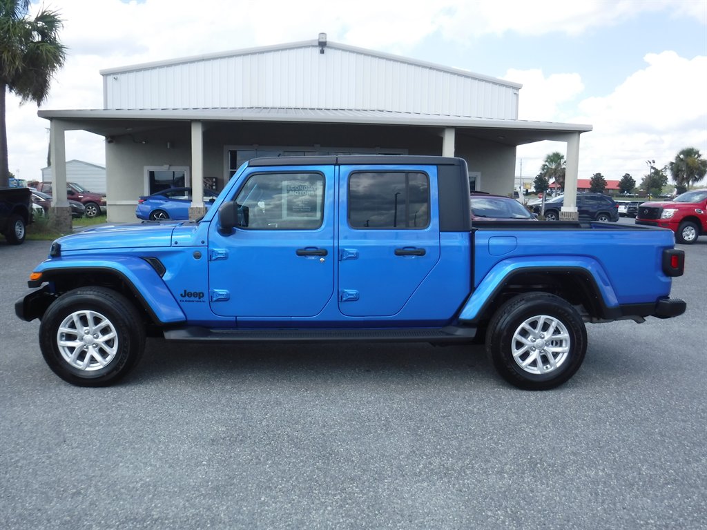 2023 Jeep Gladiator - $29,995