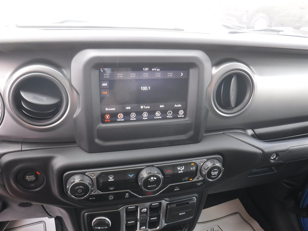 2023 Jeep Gladiator - $29,995
