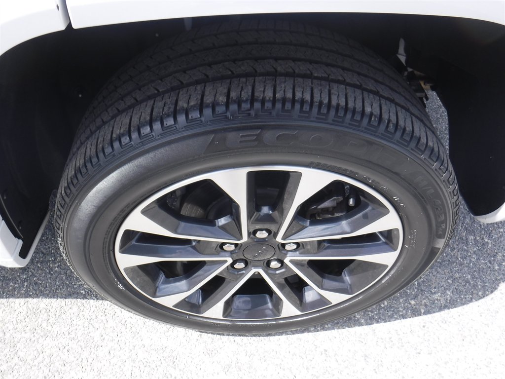 2023 Jeep Cherokee - $32,995
