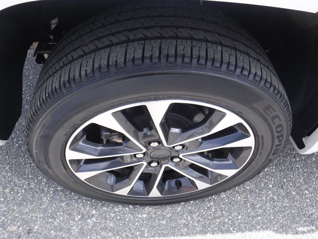 2023 Jeep Cherokee - $32,995