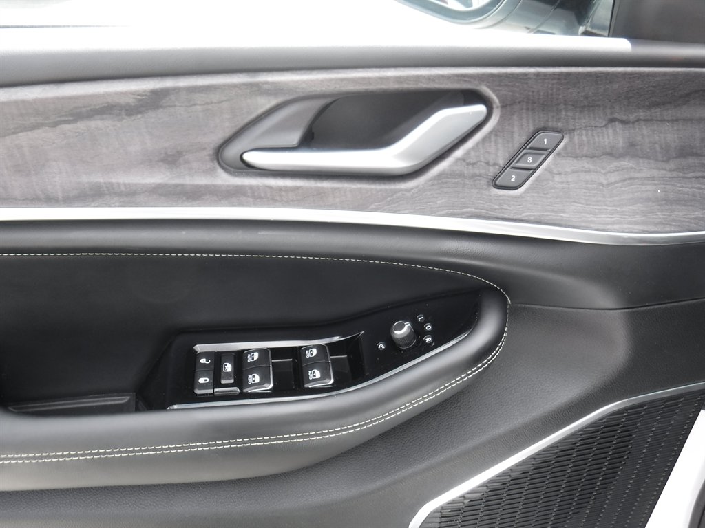2023 Jeep Cherokee - $32,995