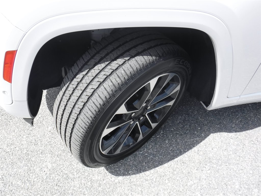 2023 Jeep Cherokee - $32,995