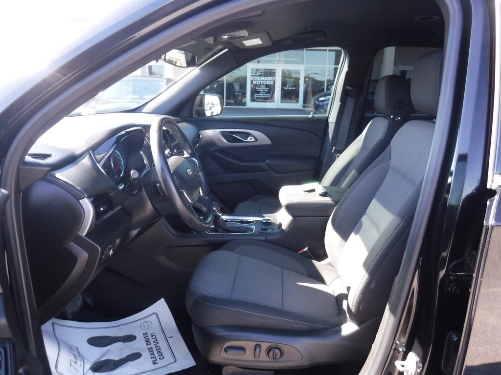 2022 Chevrolet Traverse - $25,995