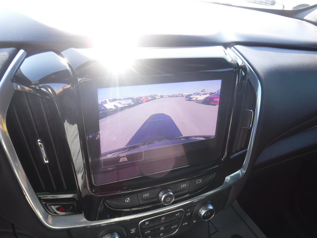 2022 Chevrolet Traverse - $25,995
