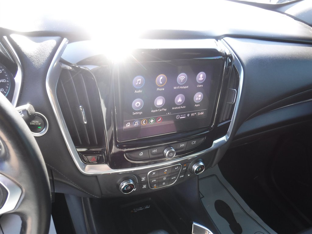 2022 Chevrolet Traverse - $25,995