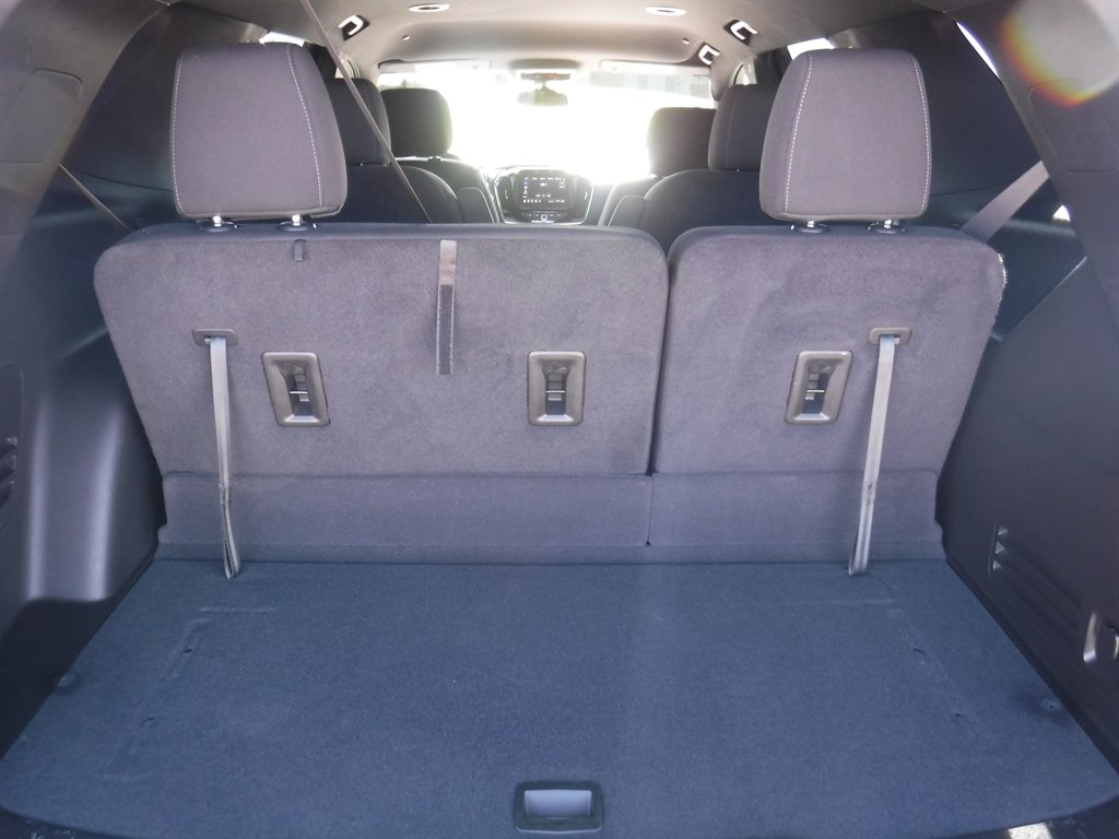 2022 Chevrolet Traverse - $25,995
