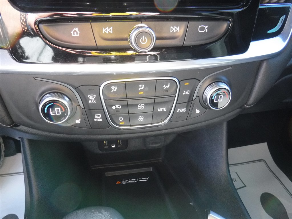 2022 Chevrolet Traverse - $25,995