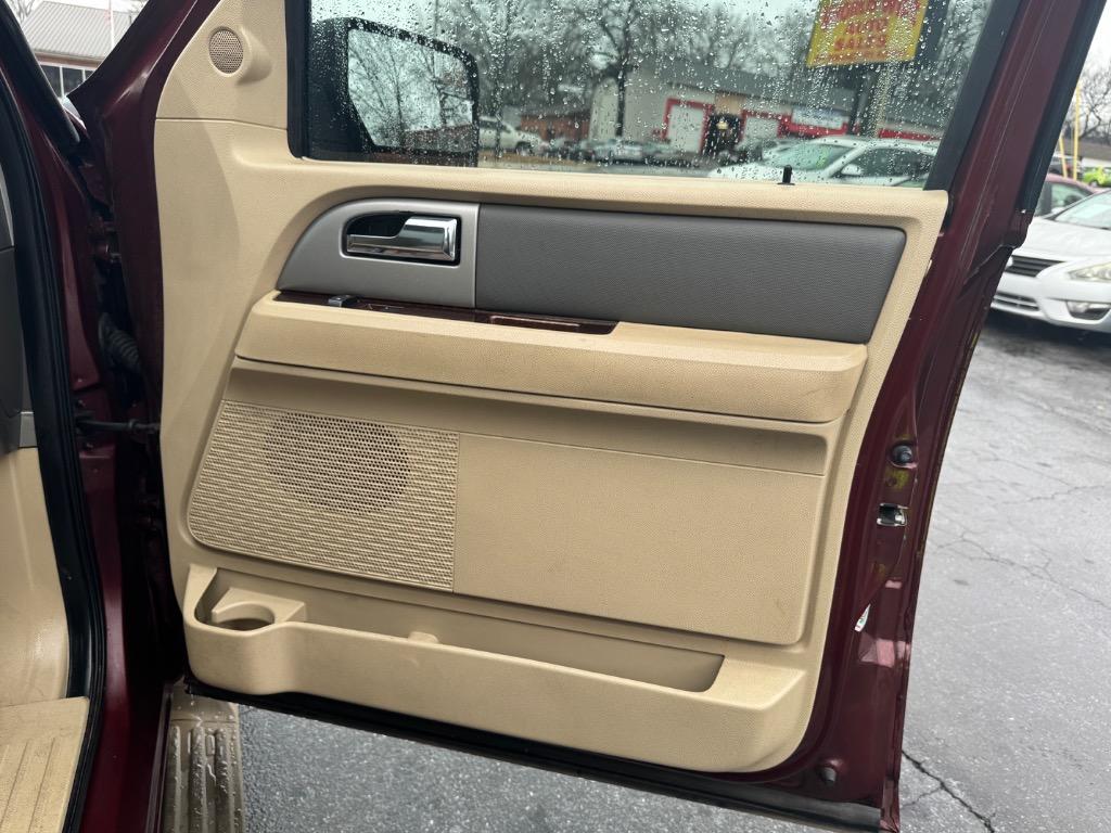 2012 Ford Expedition XLT photo