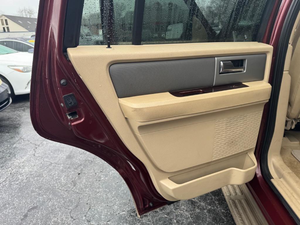 2012 Ford Expedition XLT photo