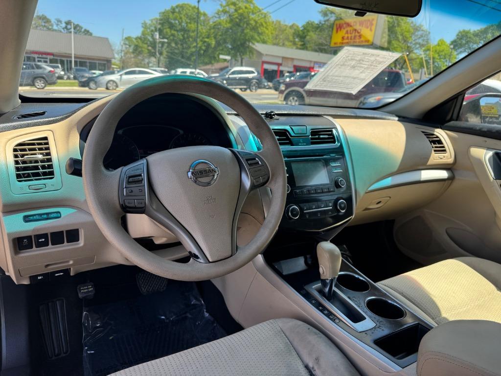 2015 Nissan Altima S photo