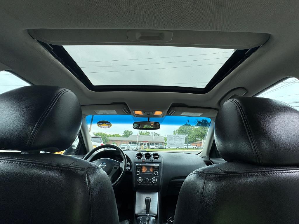2010 Nissan Altima 2.5 photo