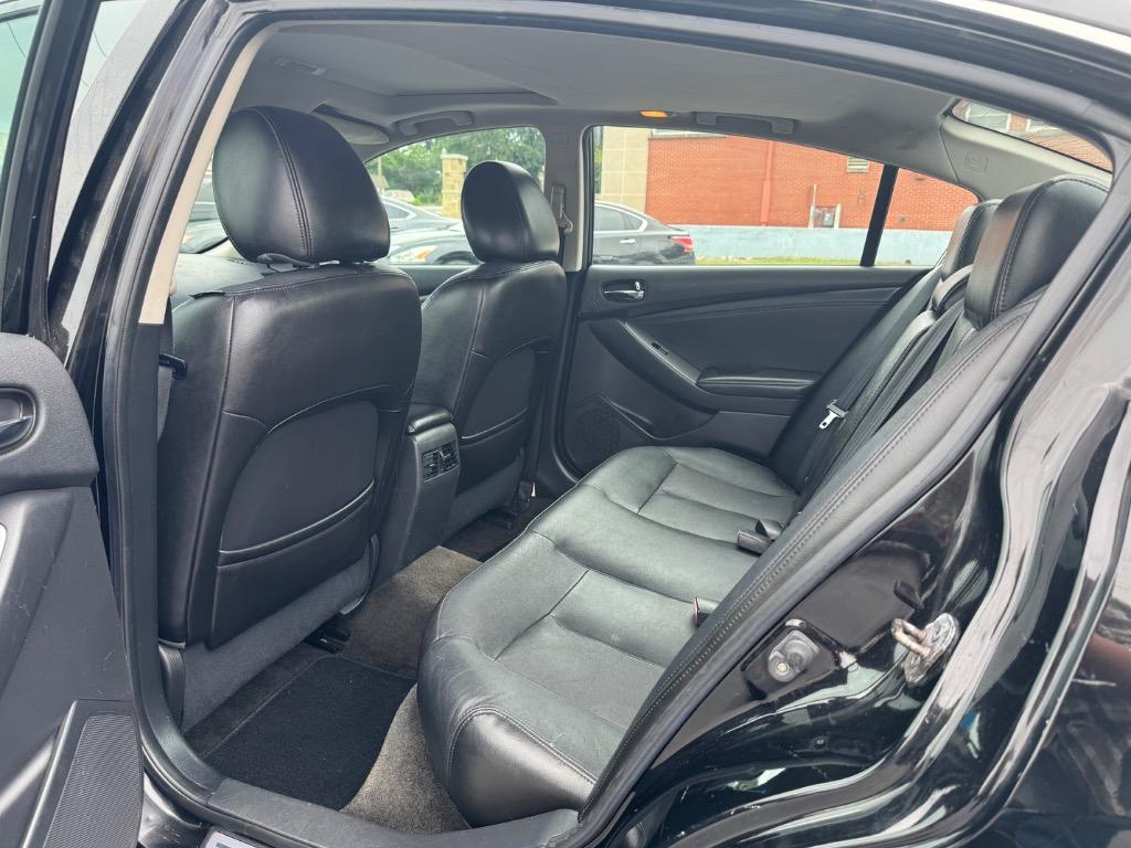 2010 Nissan Altima 2.5 photo