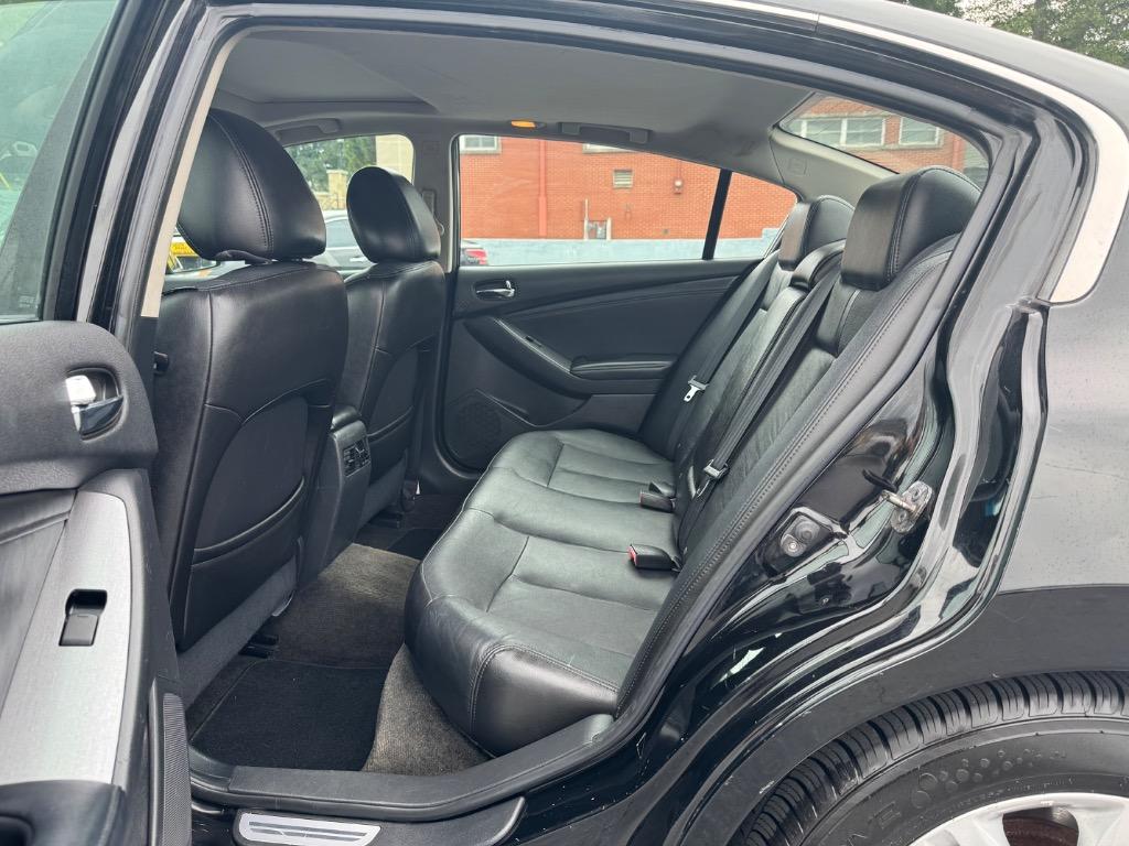 2010 Nissan Altima 2.5 photo