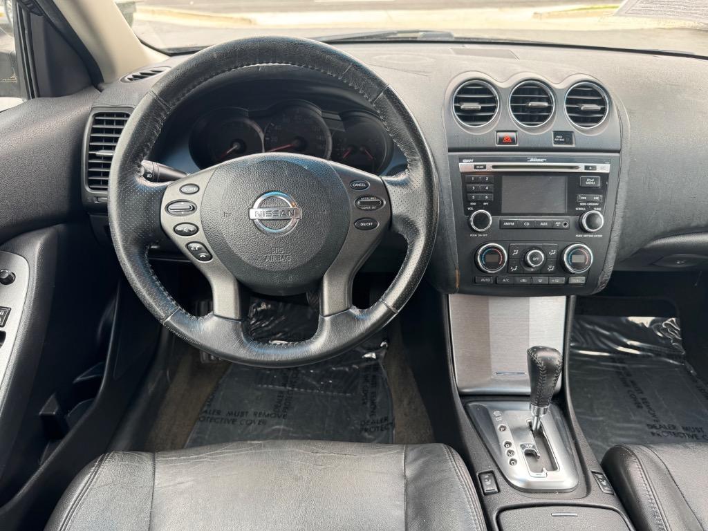 2010 Nissan Altima 2.5 photo
