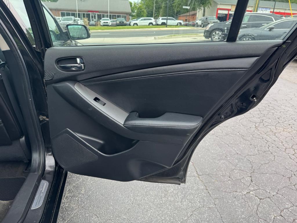 2010 Nissan Altima 2.5 photo