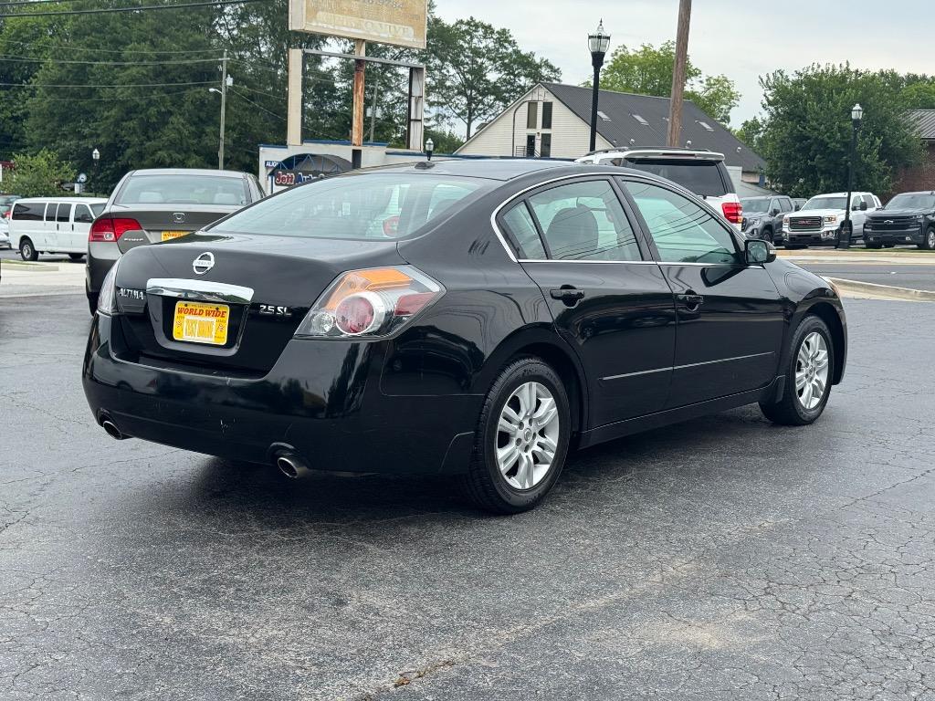 2010 Nissan Altima 2.5 photo