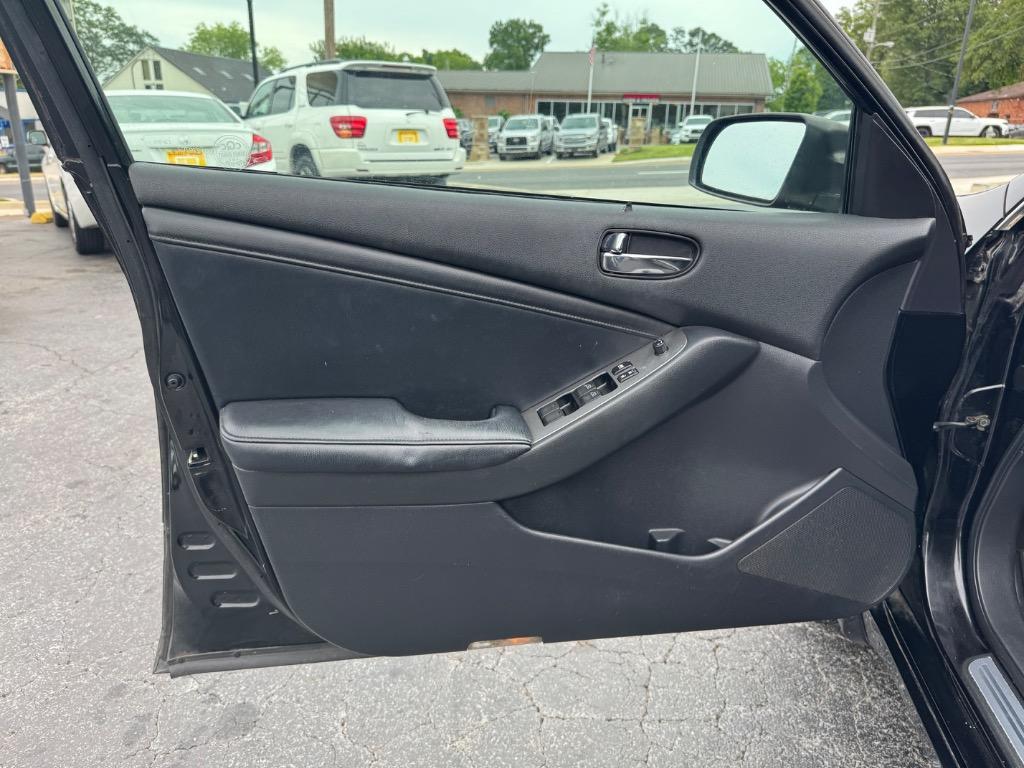 2010 Nissan Altima 2.5 photo
