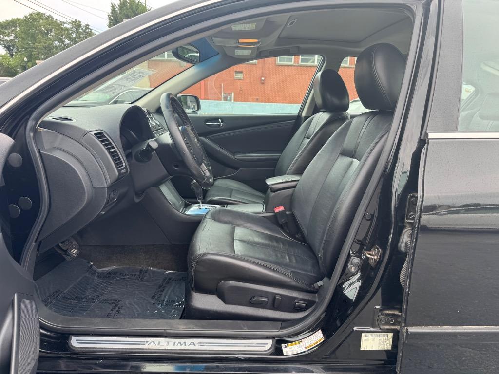 2010 Nissan Altima 2.5 photo