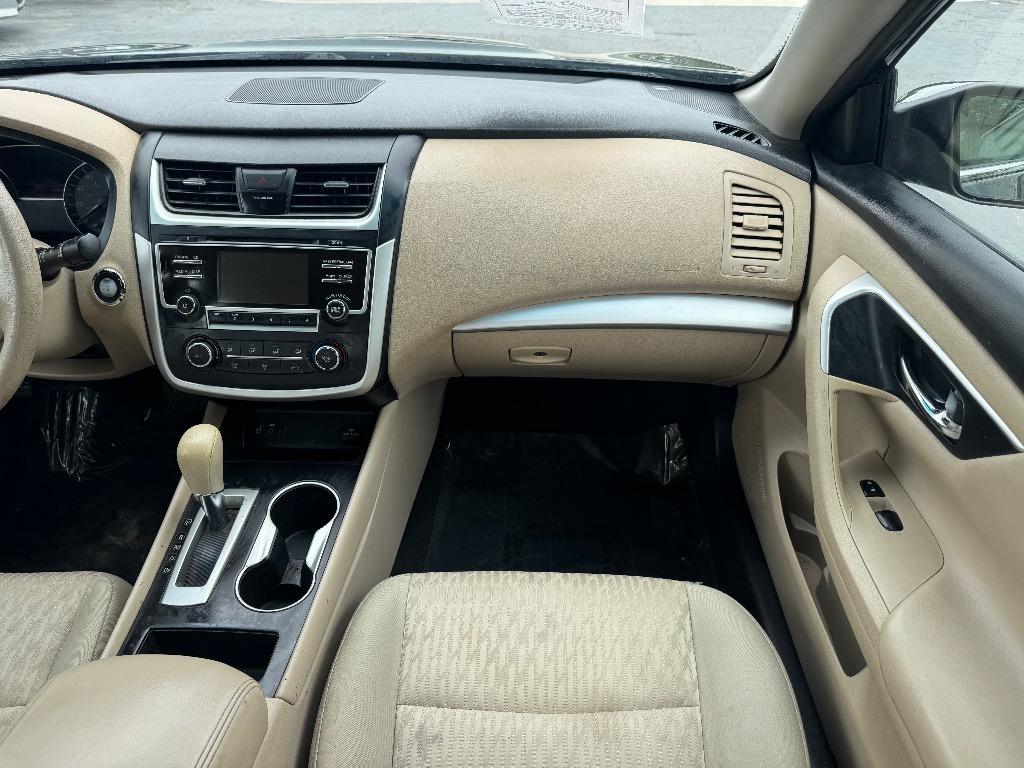2016 Nissan Altima - $9,500