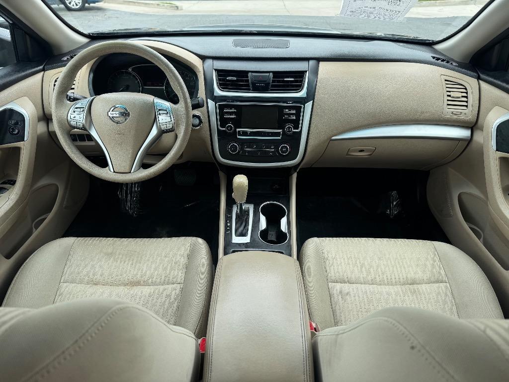 2016 Nissan Altima - $9,500