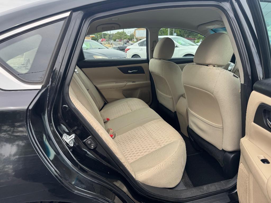 2016 Nissan Altima - $9,500