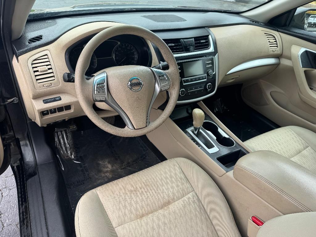 2016 Nissan Altima - $9,500