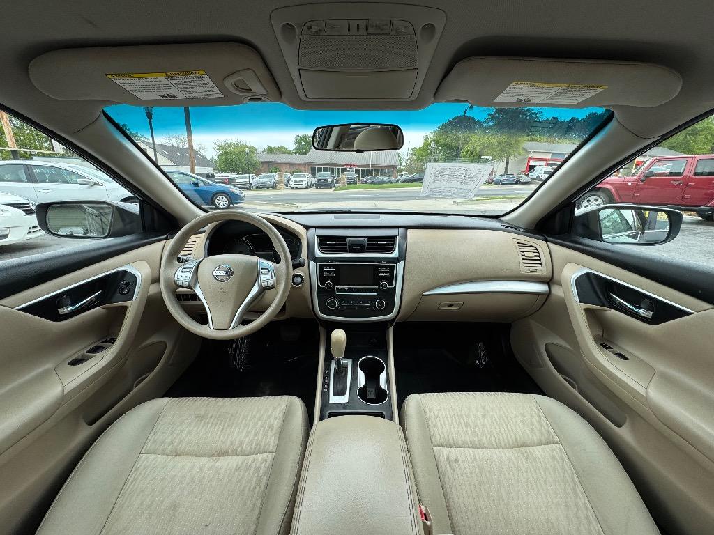 2016 Nissan Altima - $9,500
