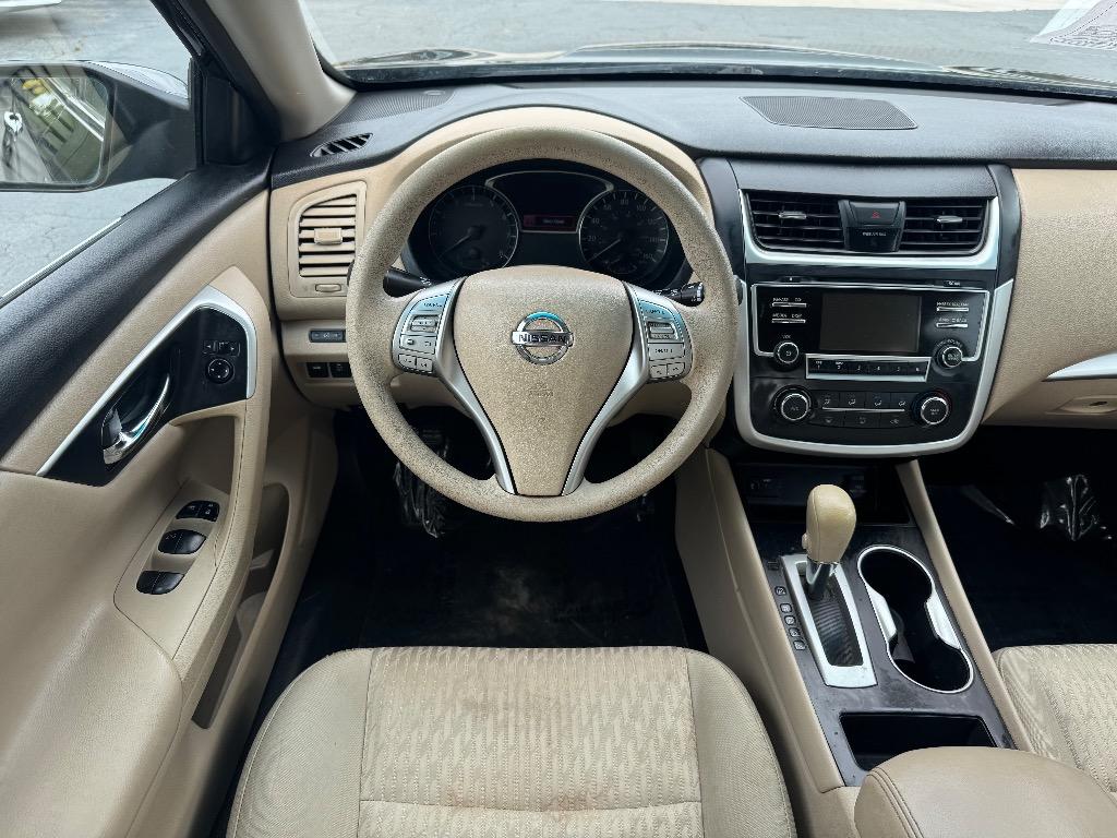 2016 Nissan Altima - $9,500