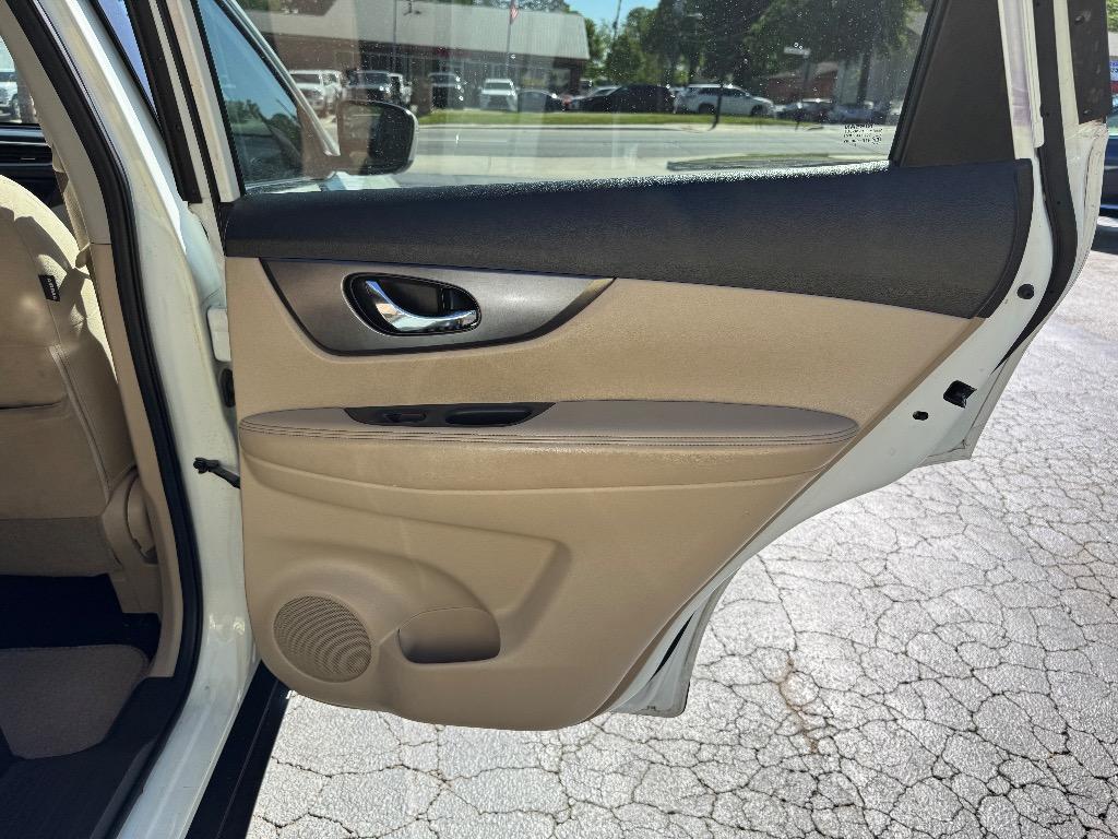 2016 Nissan Rogue - $10,900