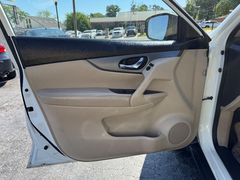2016 Nissan Rogue - $10,900