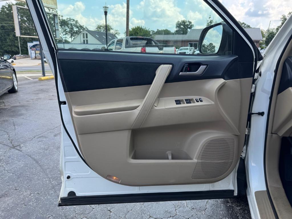 2011 Toyota Highlander - $10,900
