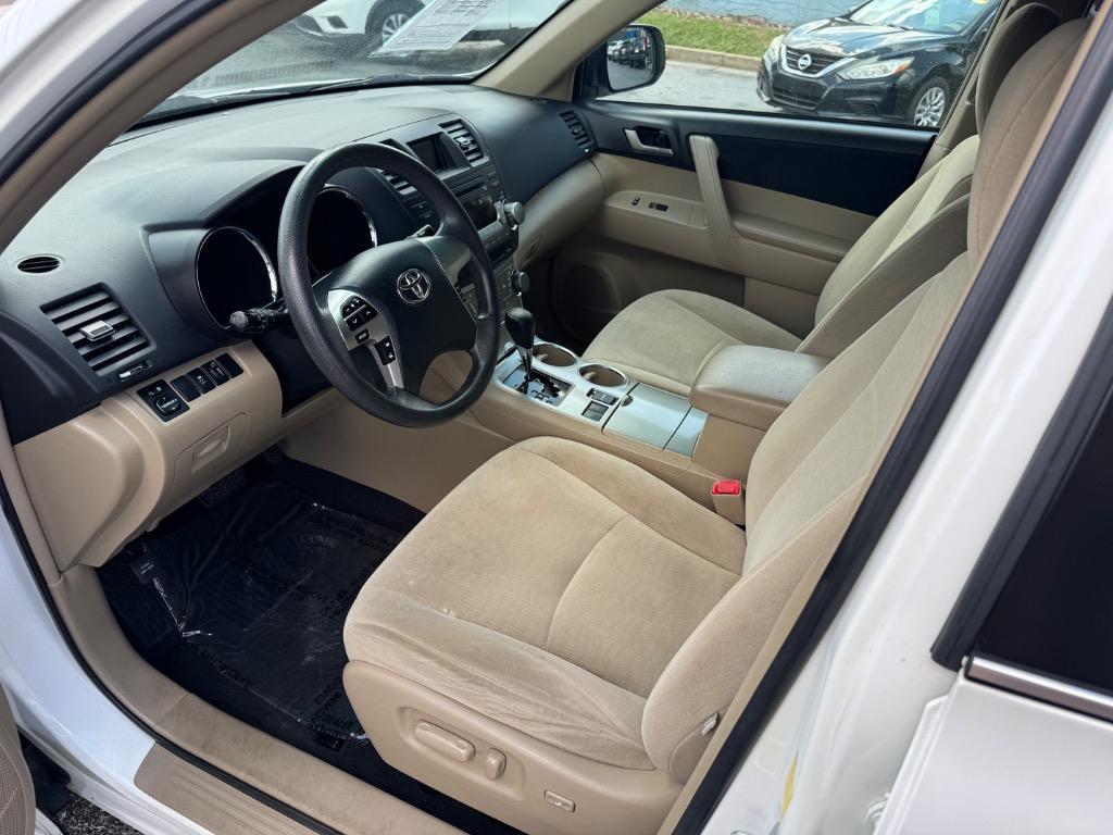 2011 Toyota Highlander - $10,900