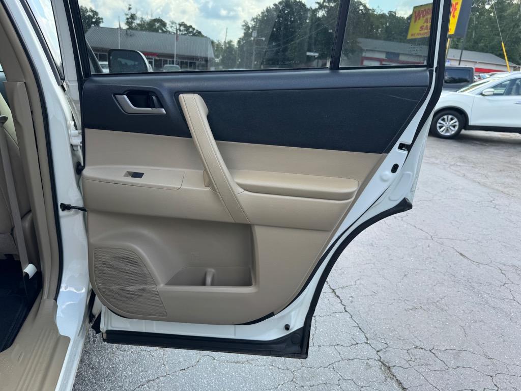 2011 Toyota Highlander - $10,900