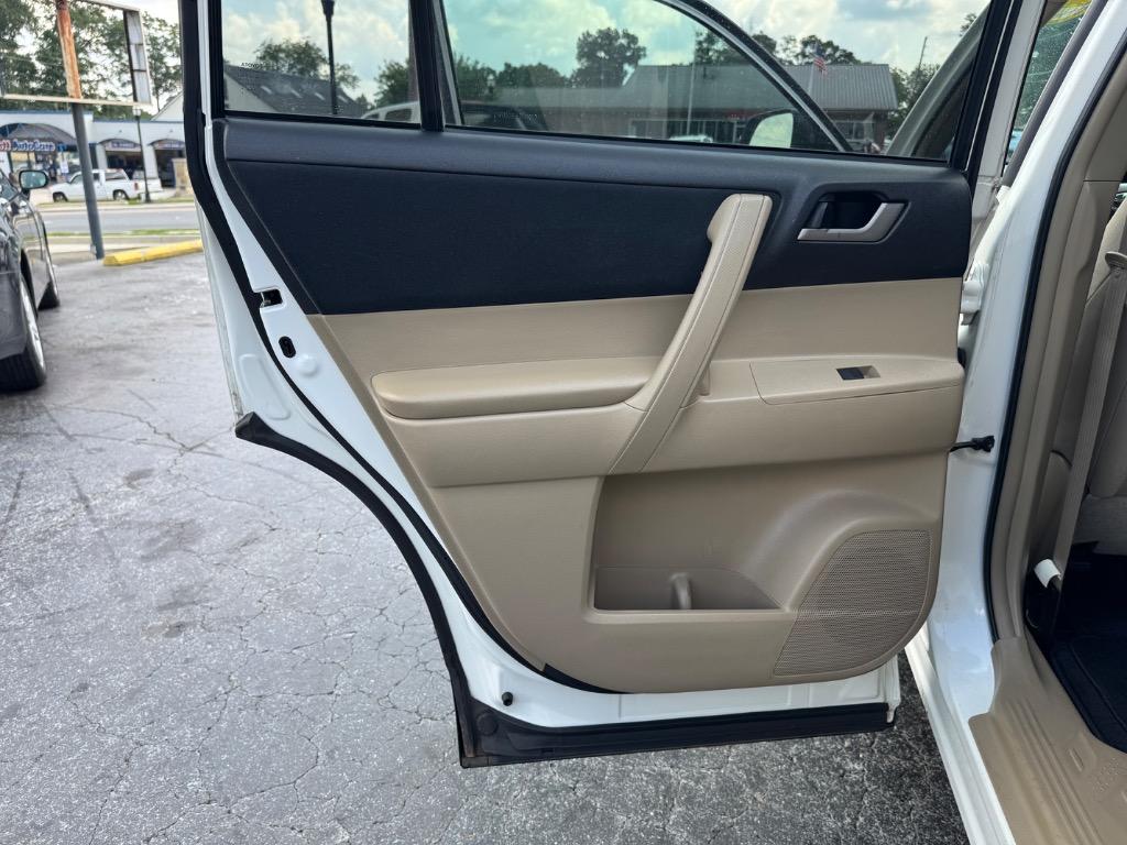 2011 Toyota Highlander - $10,900