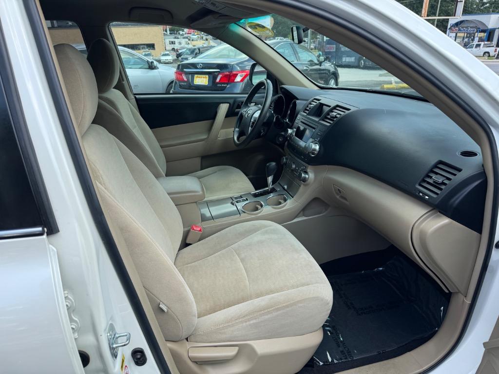 2011 Toyota Highlander - $10,900