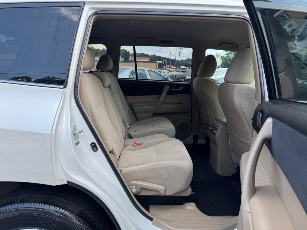 2011 Toyota Highlander - $10,900