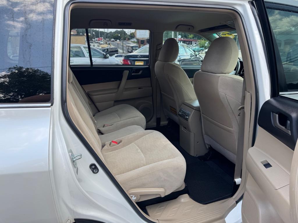 2011 Toyota Highlander - $10,900