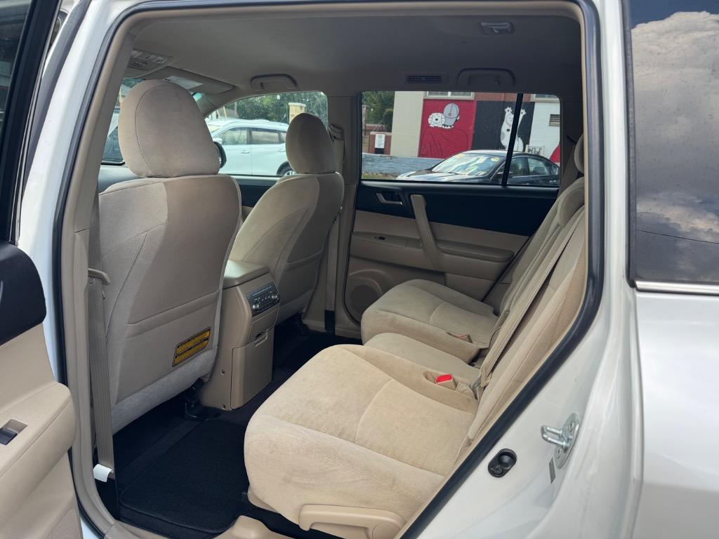 2011 Toyota Highlander - $10,900