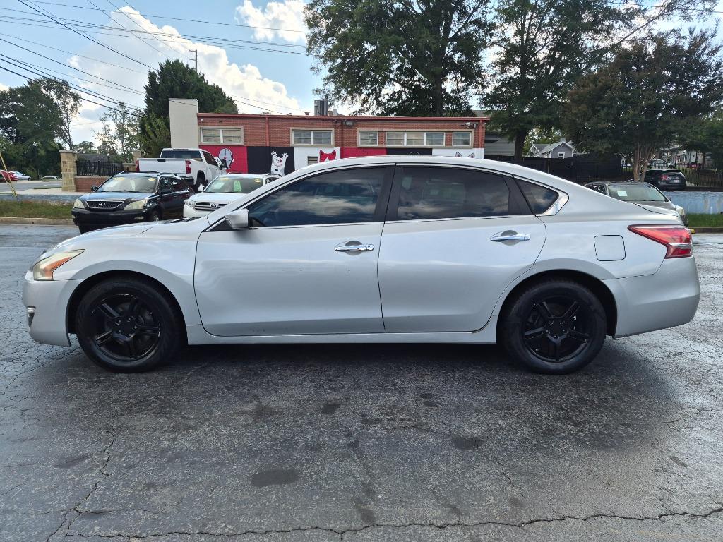 2013 Nissan Altima - $3,900