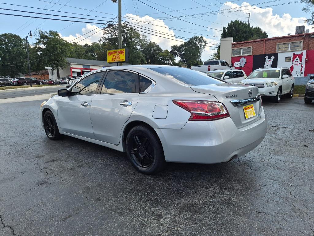 2013 Nissan Altima - $3,900