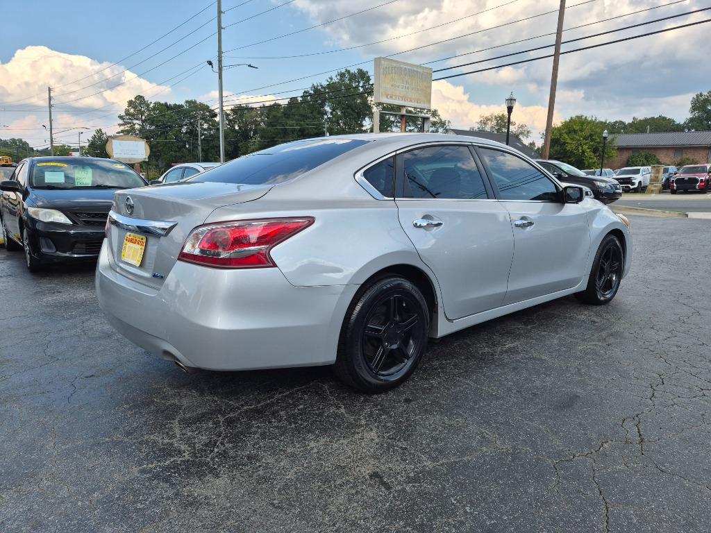 2013 Nissan Altima - $3,900