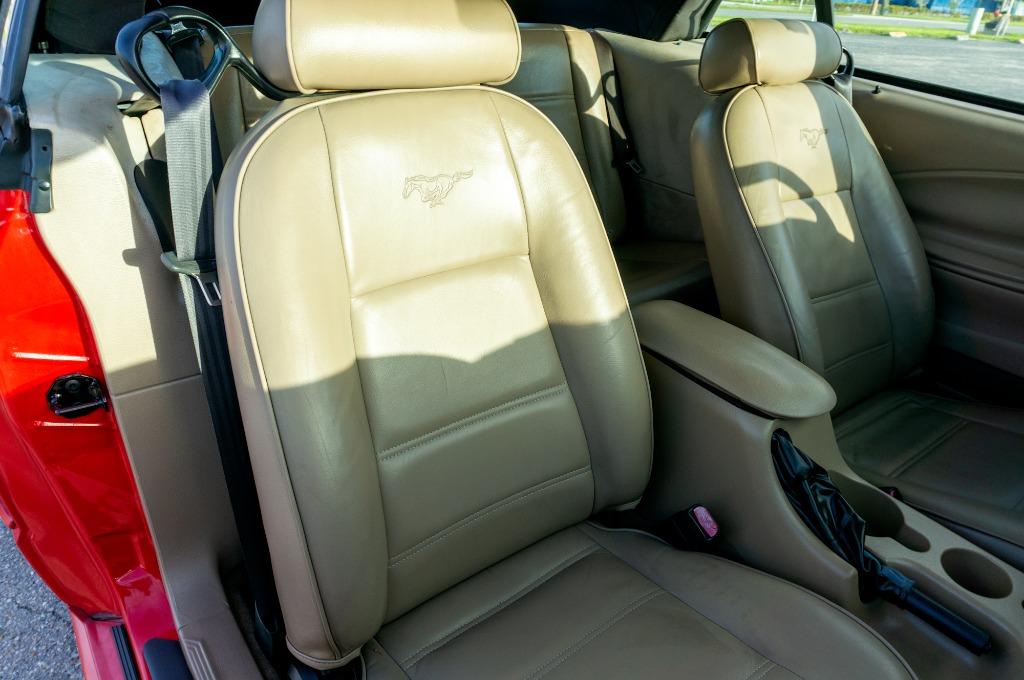 2004 Ford Mustang Deluxe photo