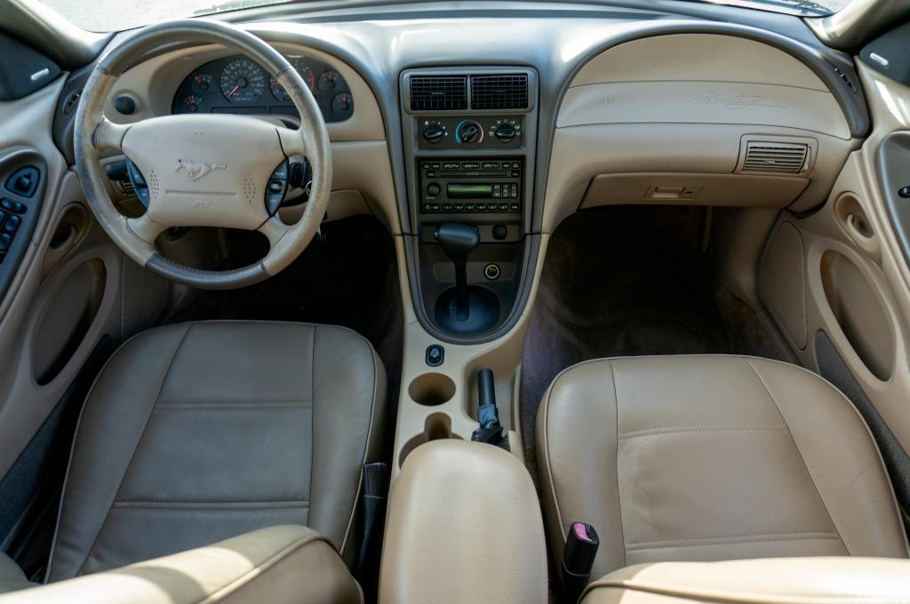 2004 Ford Mustang Deluxe photo