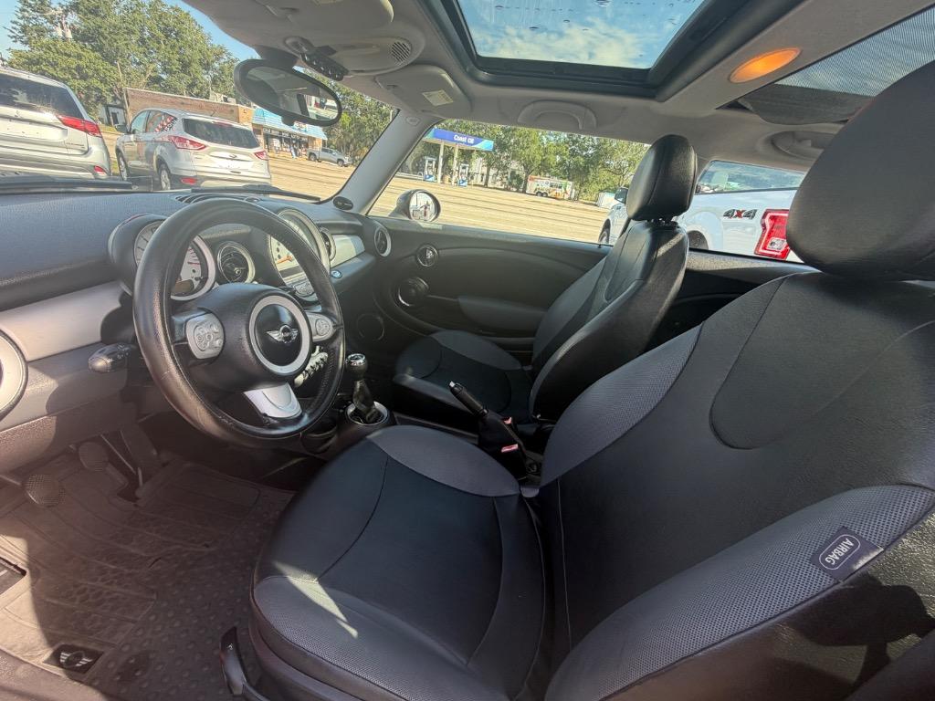 2010 MINI Cooper - $2,999