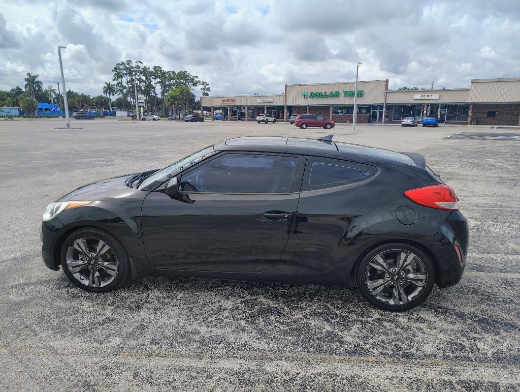 2016 Hyundai Veloster - $8,999