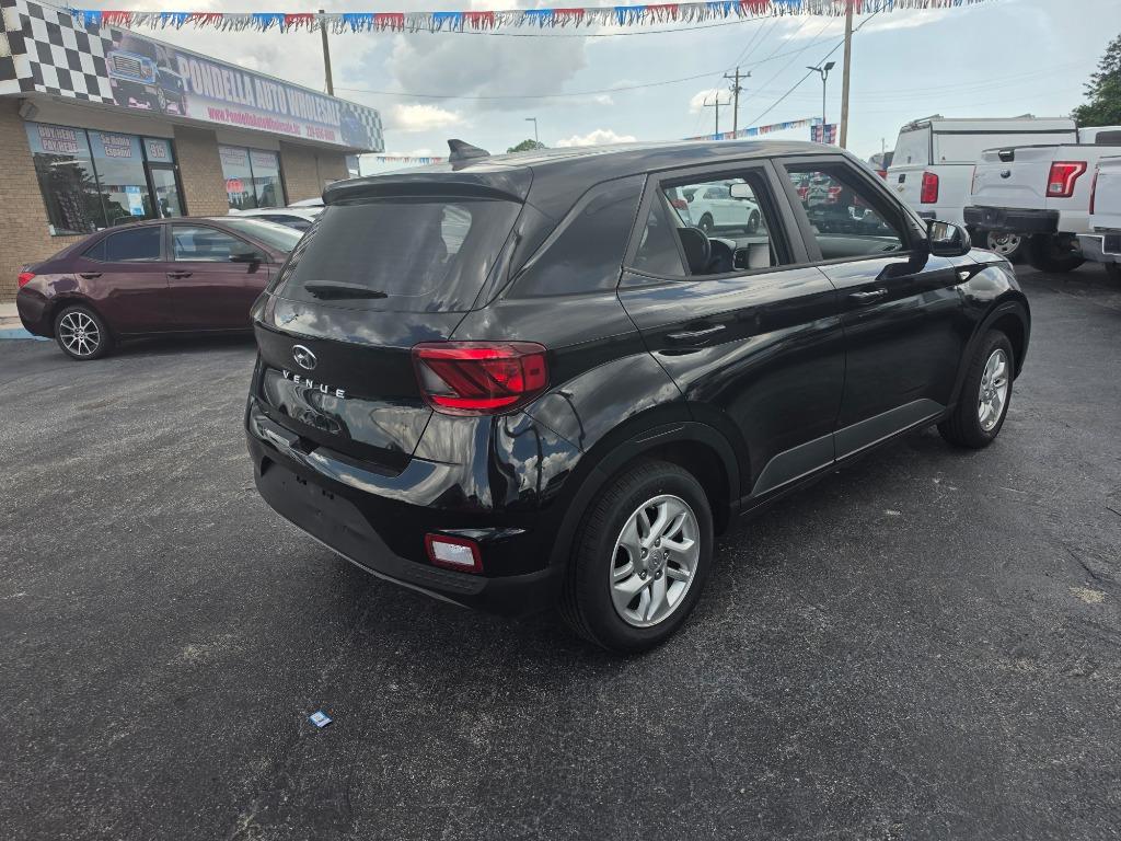 2021 Hyundai Venue - $9,999