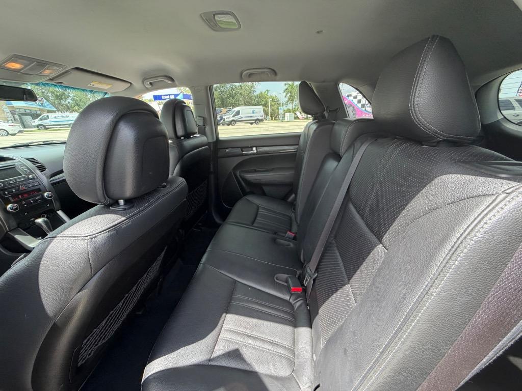 2013 Kia Sorento - $3,999