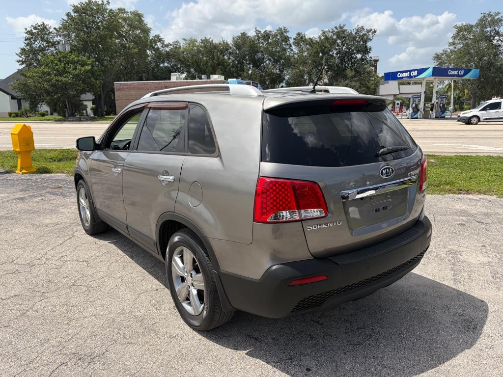 2013 Kia Sorento - $3,999